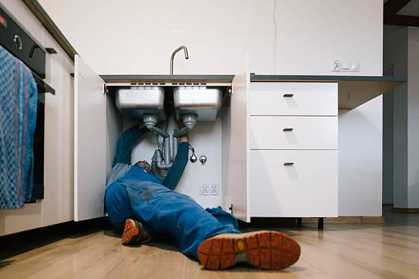 Professional Plumbing technician working in Riverside, TX